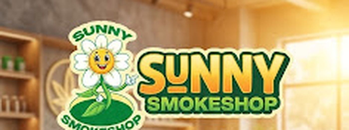 Interior soleado de Sunny Smokeshop con su logo de flor
