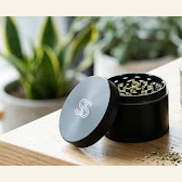 Grinder metálico 4 piezas con tamiz